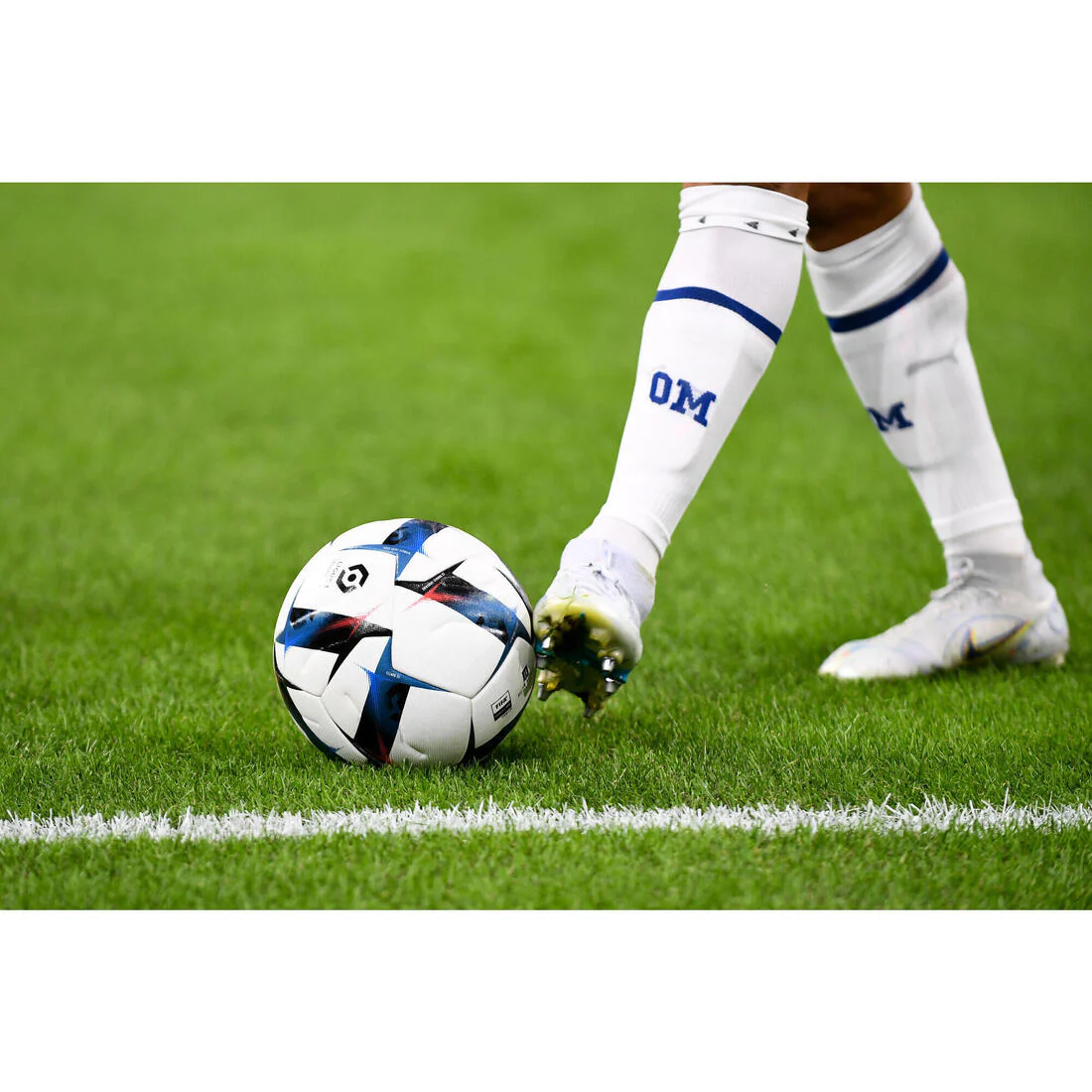 BALLON DE FOOTBALL LIGUE 2 BKT OFFICIEL MATCH BALL 2022 AVEC BOÎTE - Image 26