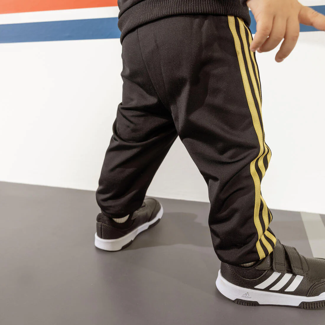 Baskets à scratch bébé - ADIDAS TENSAUR noir/blanc - Image 15