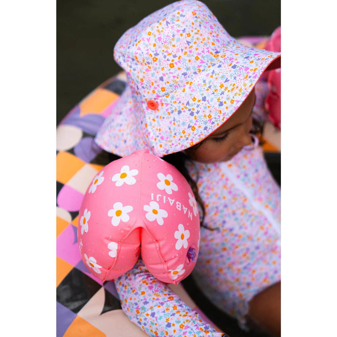Chapeau anti uv bébé réversible jaune et bleu imprimé savane - Image 15