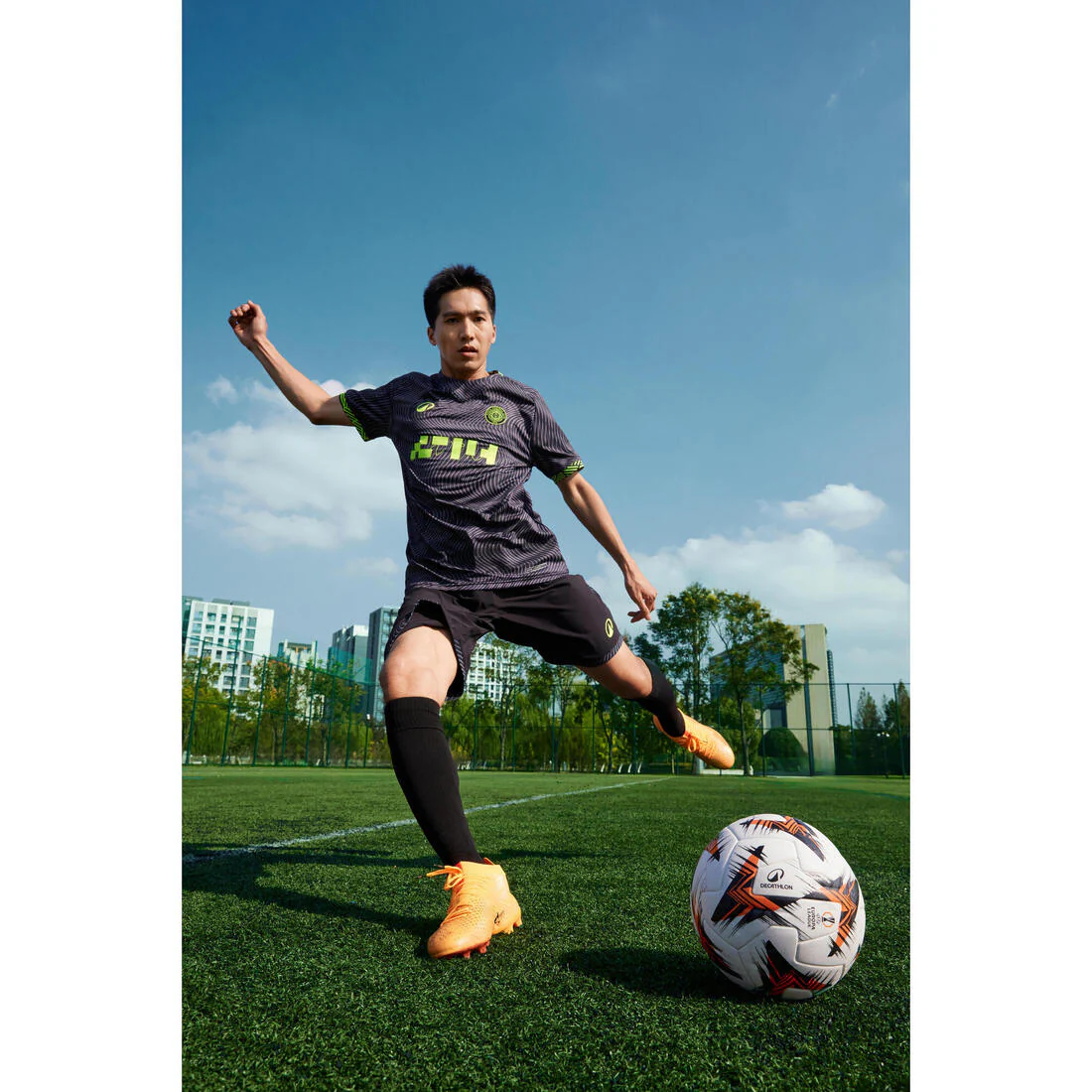 CHAUSSETTES DE FOOTBALL ADULTE MONTANTES ET ADHERENTES VIRALTO II NOIRE - Image 7