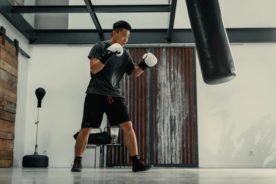 Chaussures de boxe anglaise 500 noires, légères et flexibles. - Image 10