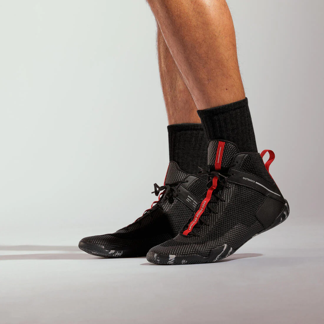 Chaussures de boxe anglaise 500 noires, légères et flexibles. - Image 7