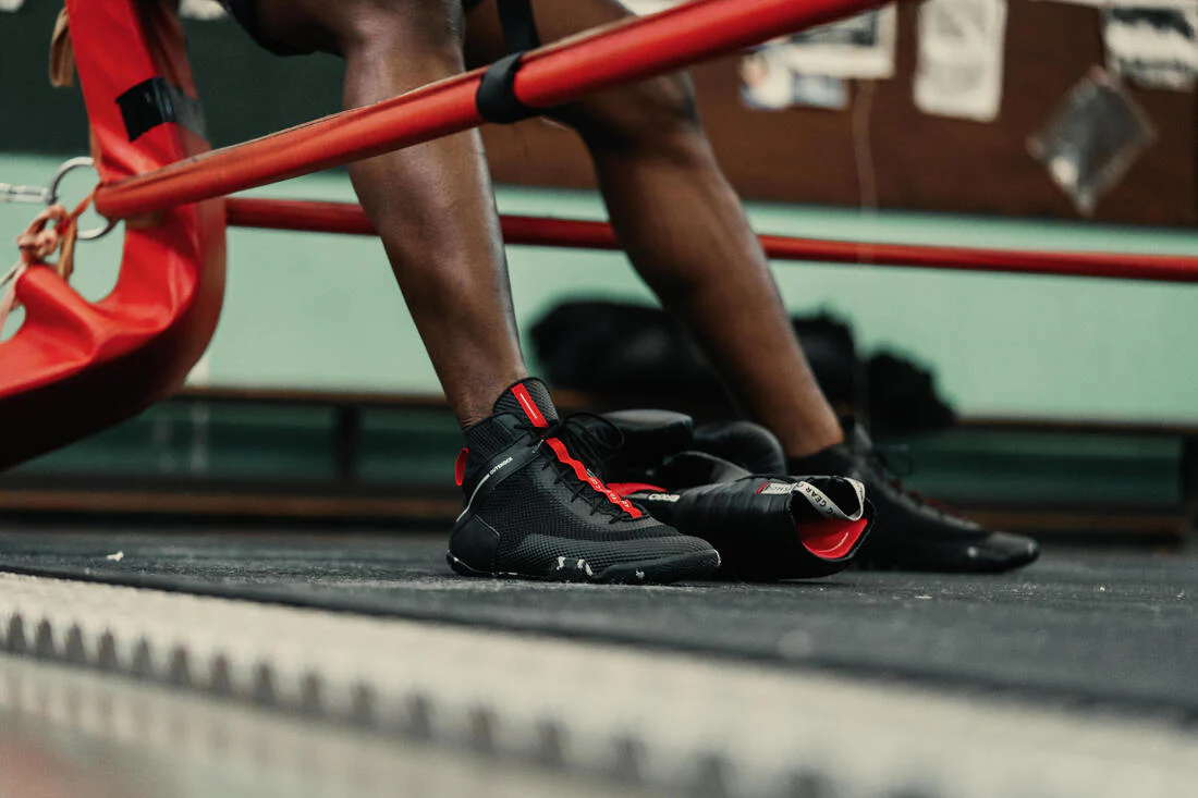 Chaussures de boxe anglaise 500 noires, légères et flexibles. - Image 9