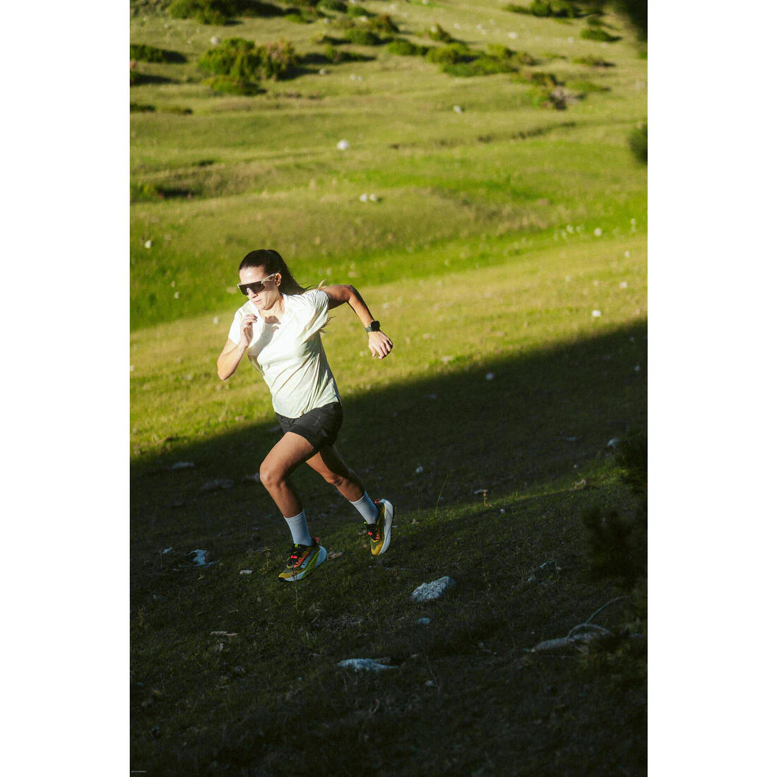 Chaussures de running trail femme, Kiprun kipsummit max gris et - Image 45