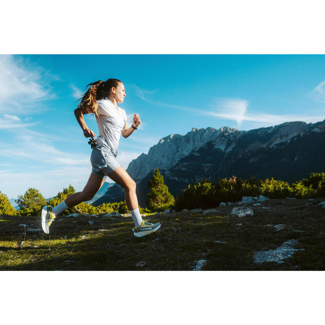 Chaussures de running trail femme, Kiprun kipsummit max gris et - Image 47