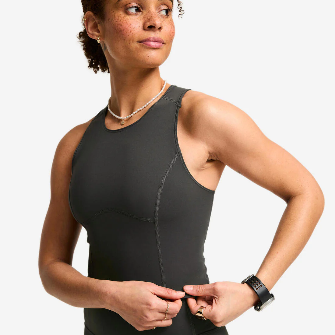 Débardeur de sport court galbant femme foncé - Image 12