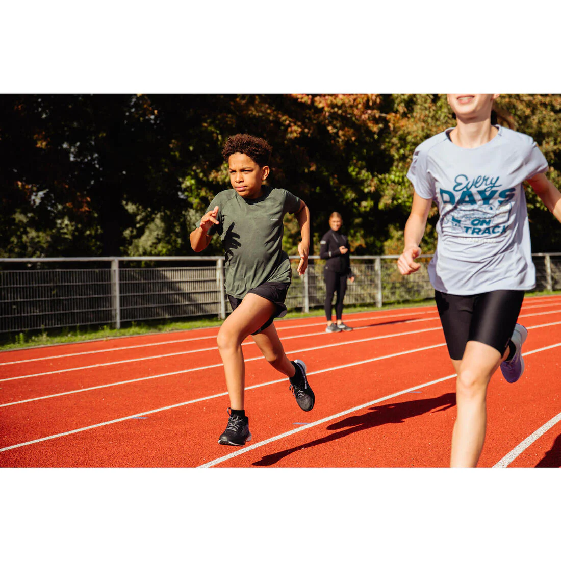 Short de Running respirant Enfant - KIPRUN dry+ 900 noir et gris - Image 11