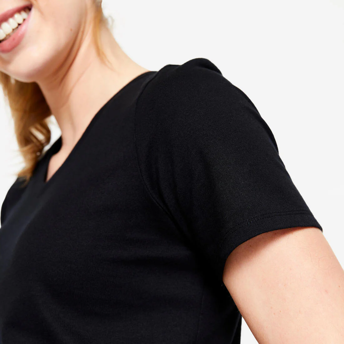 T-shirt col V fitness en coton femme - Image 25