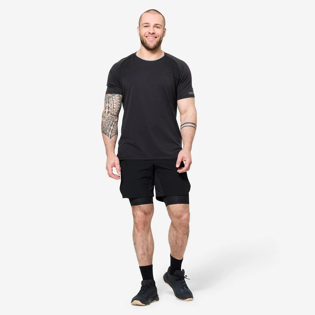 T-shirt cross training performance manches courtes homme, noir et gris - Image 2