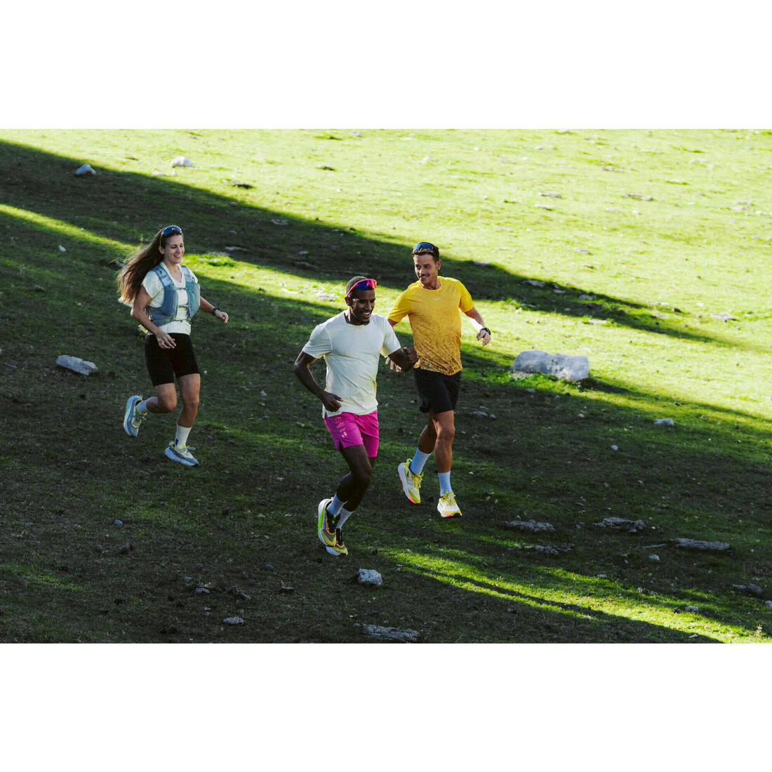 T-shirt de trail Homme, Kiprun Run 500 - Image 32