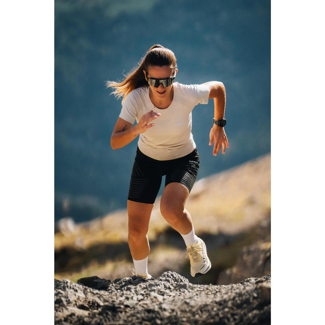 T-shirt running & trail sans couture femme - kiprun run 500 confort slim - Image 29