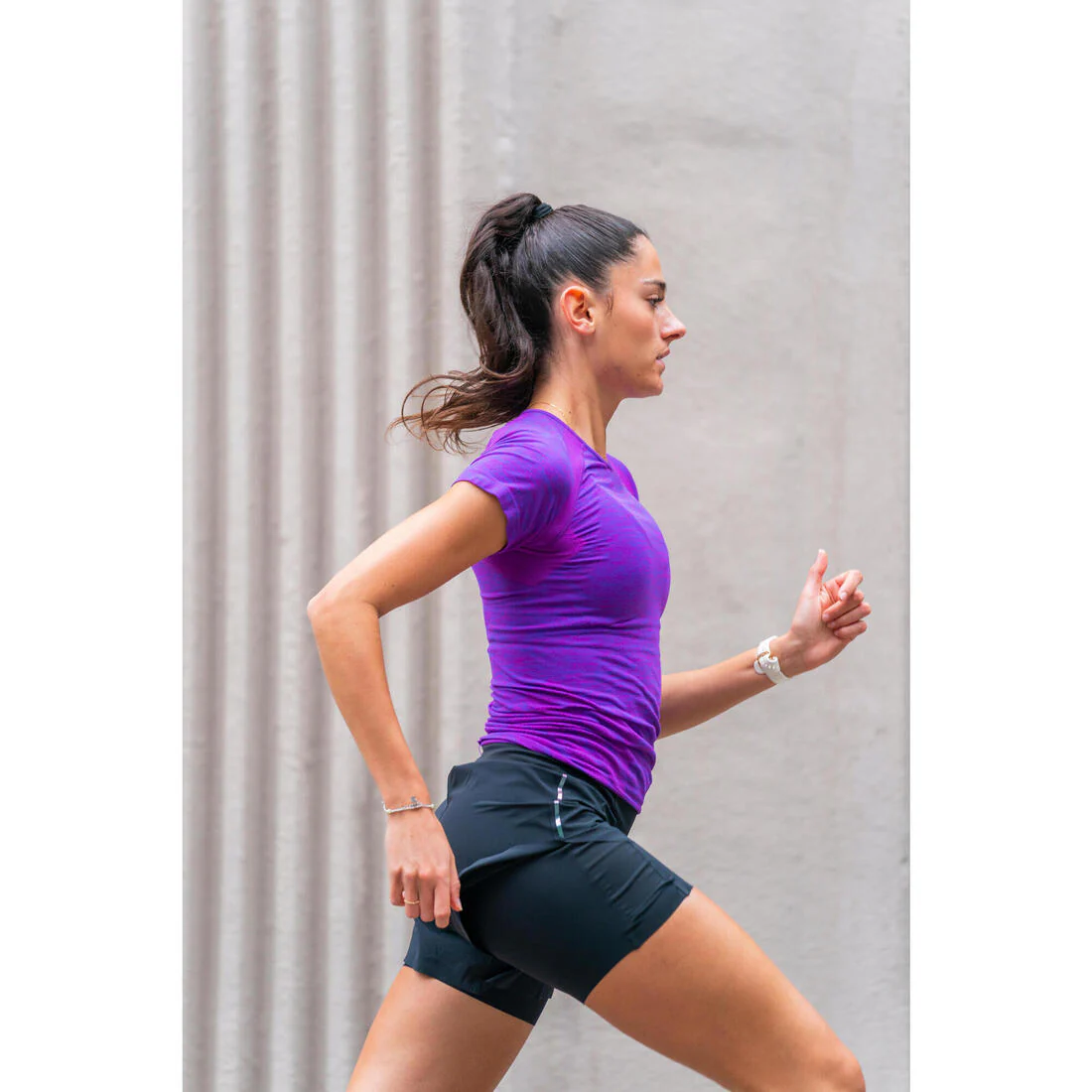 T-shirt running & trail sans couture femme - kiprun run 500 confort slim - Image 35