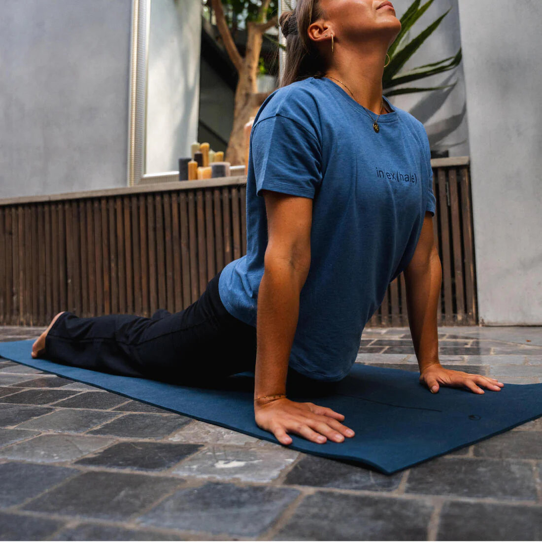 Tapis de yoga débutant adhérence et confort 5mm, bleu foncé - Image 3