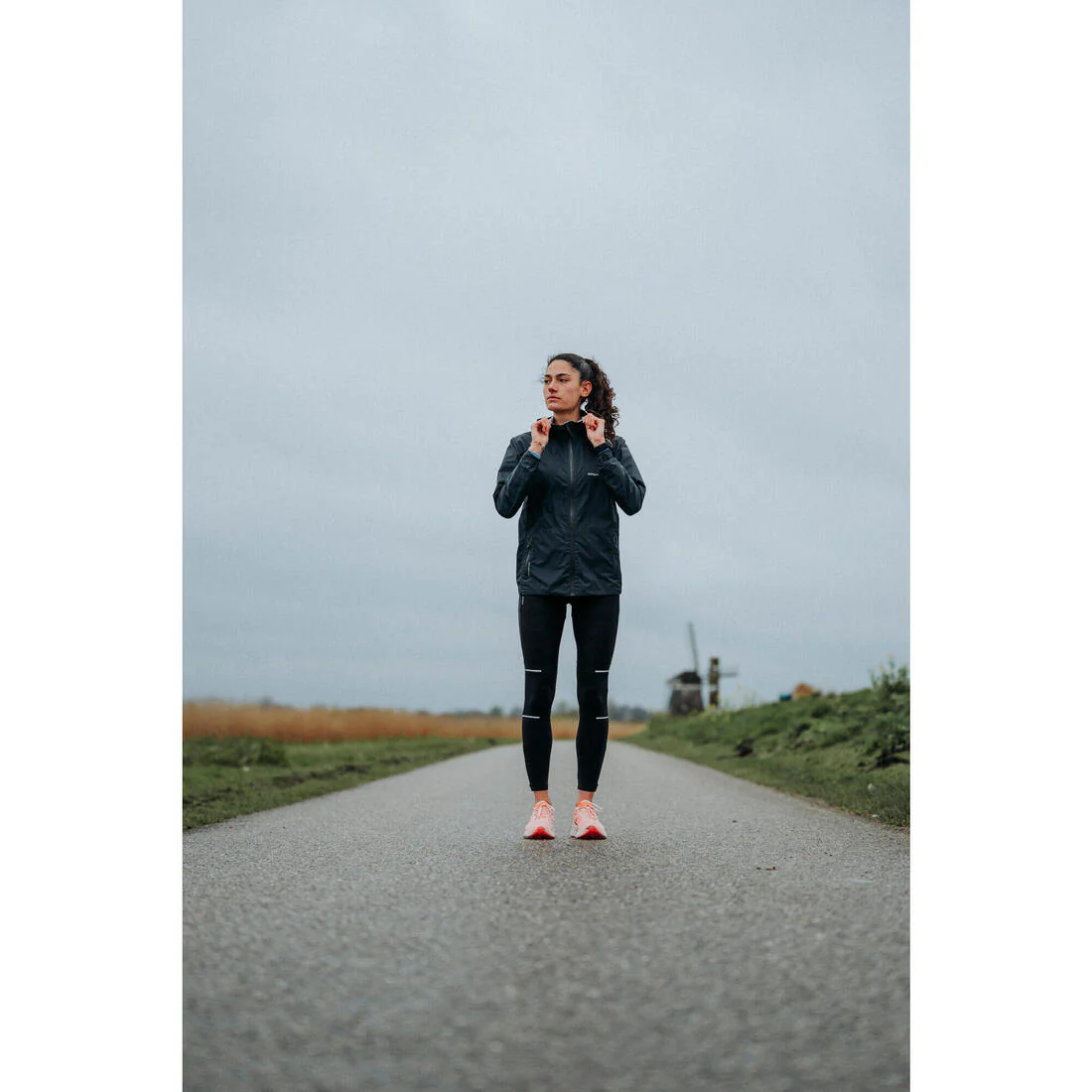 Veste running imperméable Femme, Kiprun Run Rain 900 gris foncé - Image 21