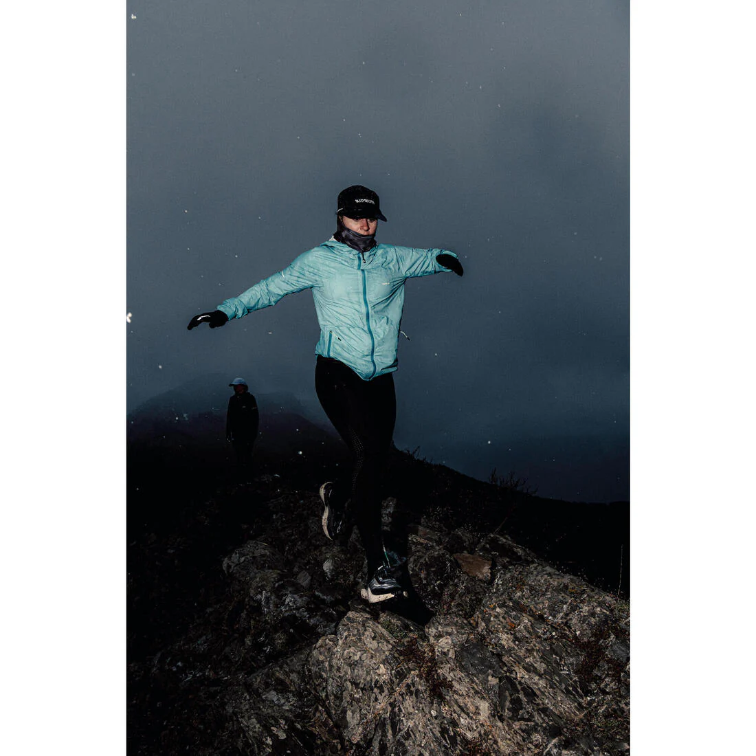 Veste running imperméable Femme, Kiprun Run Rain 900 gris foncé - Image 30
